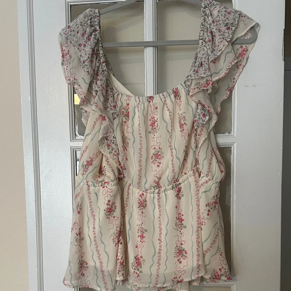 torrid Cream Floral Ruffle Tie-Front Blouse - Picture 5 of 8